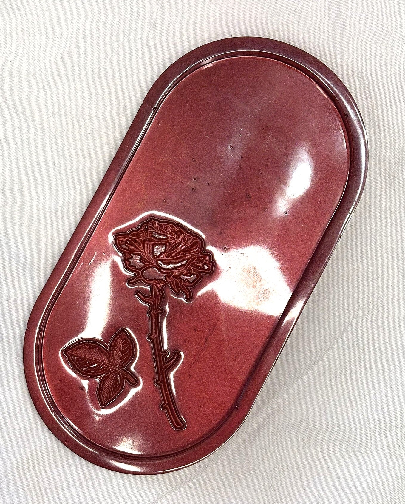 petit plateau orné d'une rose /vide poche