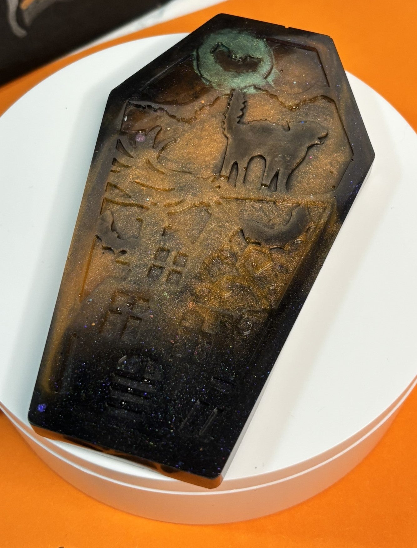 porte en forme de cercueil