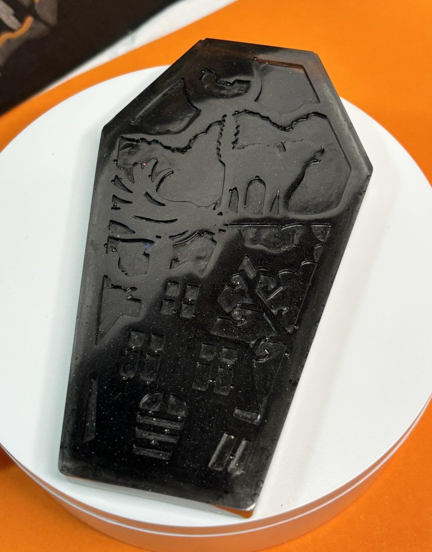 porte en forme de cercueil