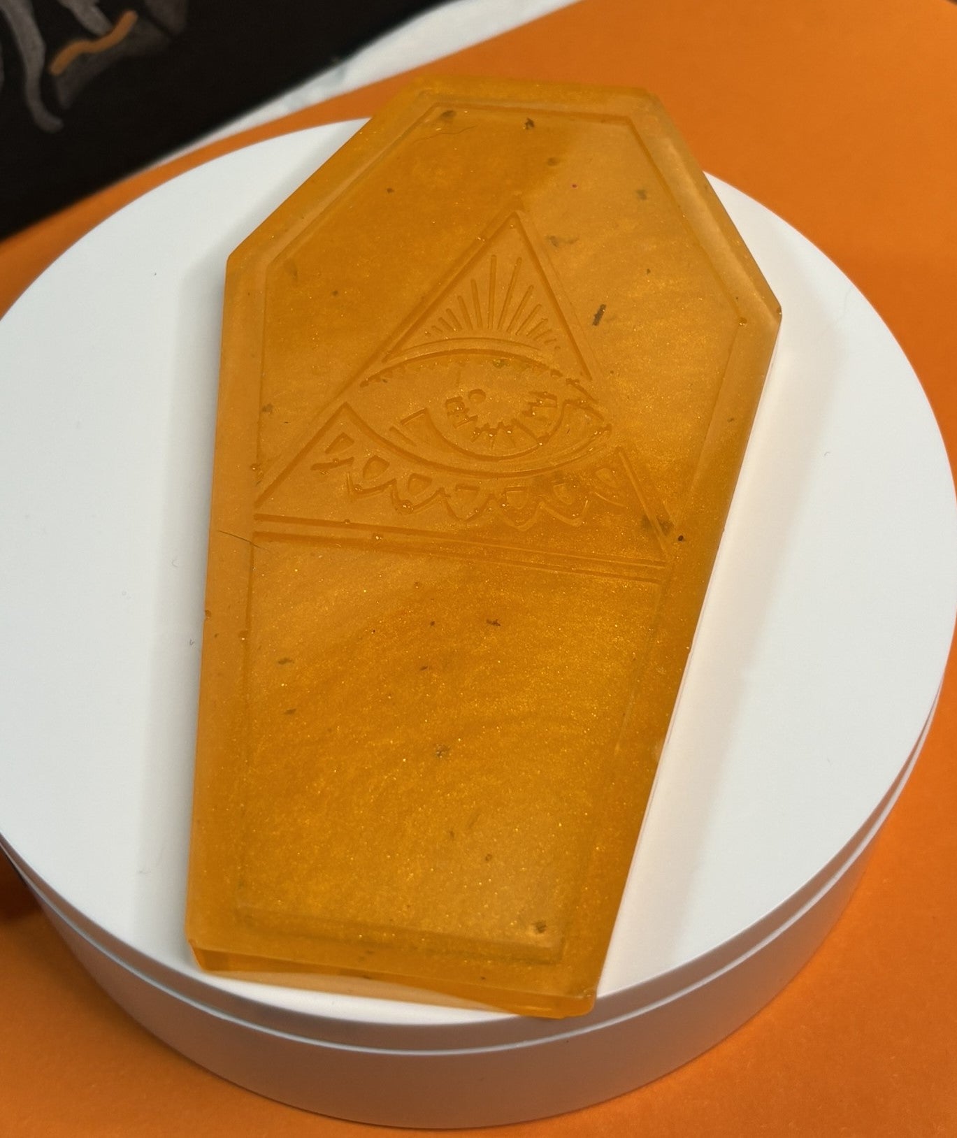 porte en forme de cercueil